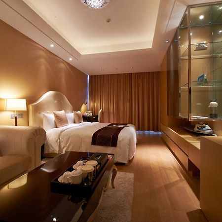 Belgravia Suites Wuxi  Bagian luar foto