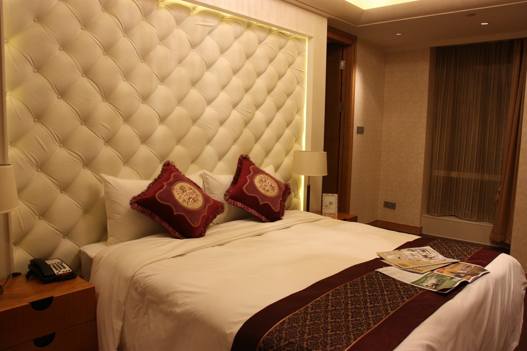 Belgravia Suites Wuxi  Bagian luar foto